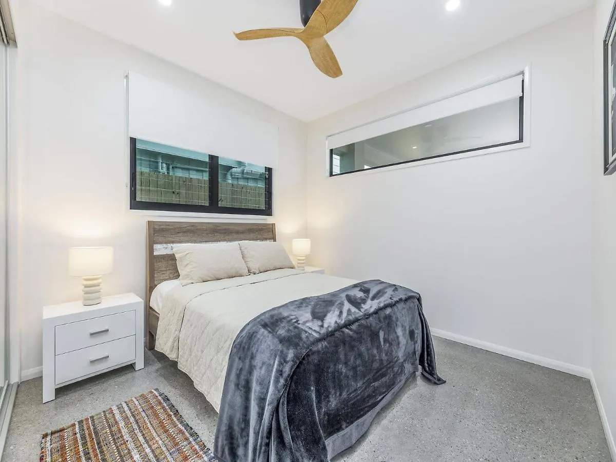 別荘 13 Nothling Street Moffat Beach Qld カラウンドラ