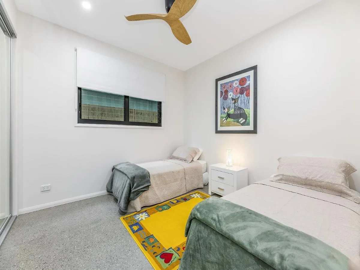 13 Nothling Street Moffat Beach Qld カラウンドラ